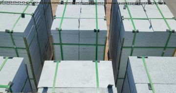 内江 芝麻白花岗岩5公分地铺石 花岗岩厂家工厂装车日常