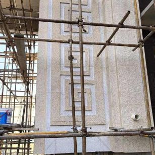 内江 黄金麻花岗岩别墅外墙干挂回纹造型效果