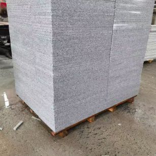 内江 芝麻白火烧面1.8厚300*600地铺石，尺寸标准，厚薄均匀