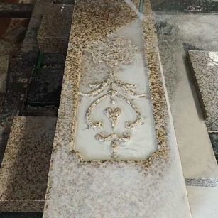 内江 黄金麻花岗岩异形加工雕刻栏杆大柱