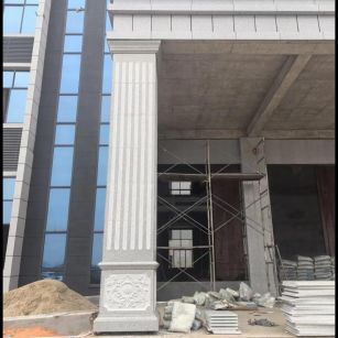 内江 芝麻白光面花岗岩门楼大柱（罗马柱）配雕花底座