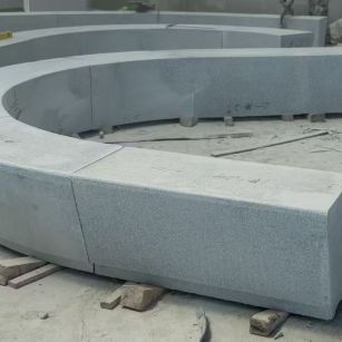 内江 芝麻白花岗岩光面弧形坐凳