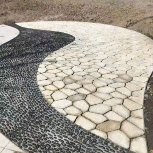 内江 黄金麻冰裂纹地铺石工地铺装案例