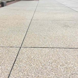 内江 黄金麻花岗岩石板材荔枝面地面铺装效果