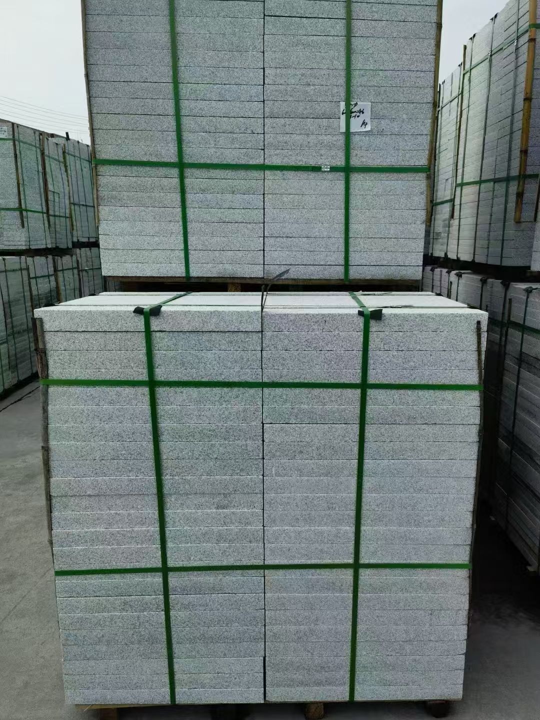 内江 芝麻白火烧，园林广场市政工程地铺石，1.8~5.0厚均有现货