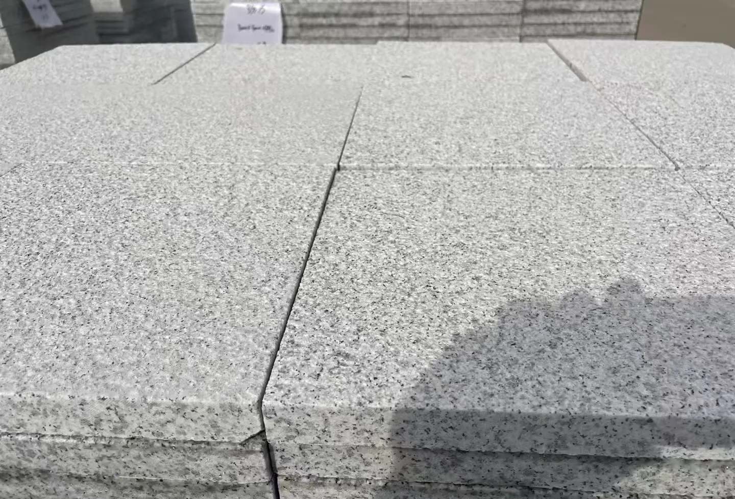 内江 白麻花岗岩石材推荐 荔枝面地铺石