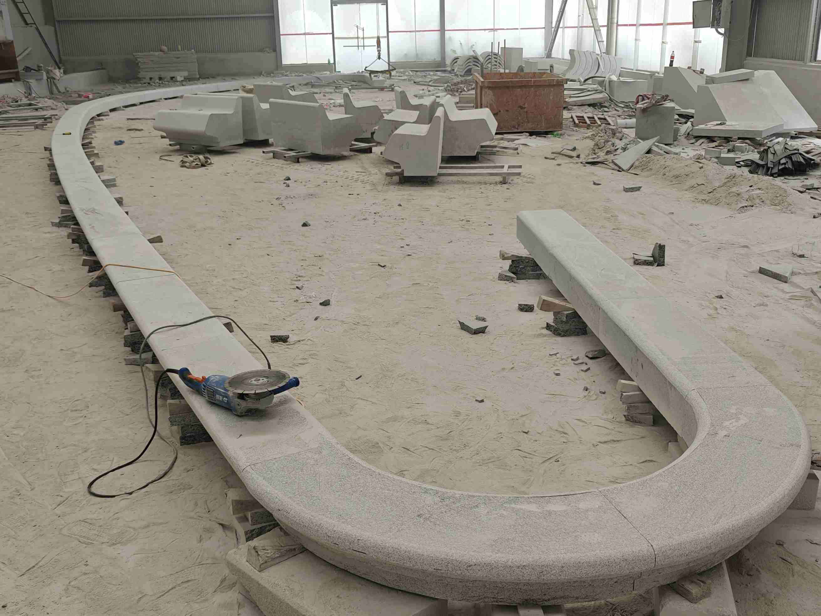 内江 芝麻白花岗岩弧形花坛石，坐凳石