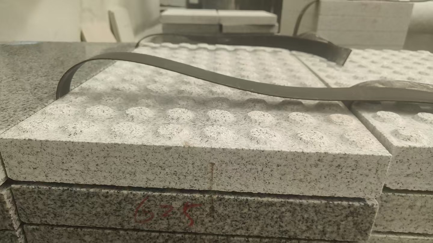 内江 芝麻白花岗岩6.0公分荔枝面五轴加工雕刻盲点