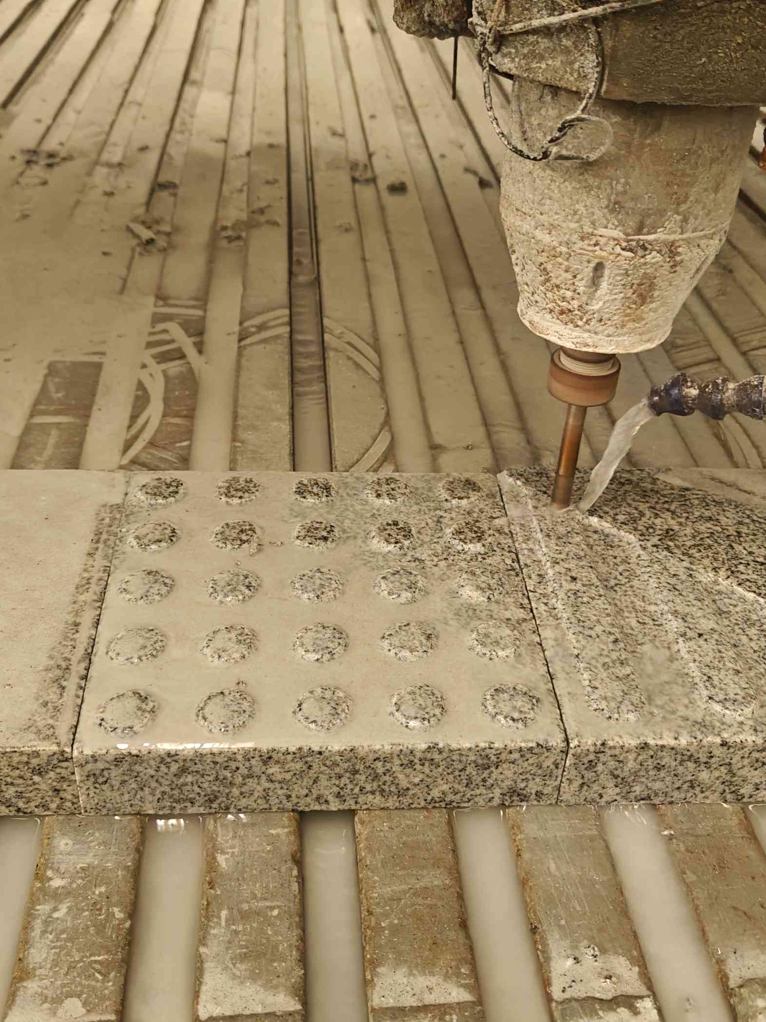 内江 芝麻白花岗岩石材盲人石、盲道石、盲点石