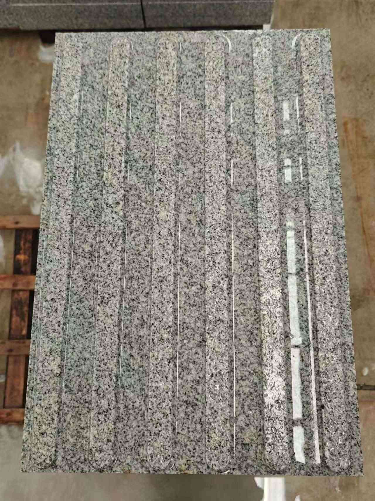 内江 芝麻白花岗岩荔枝面雕刻盲道，盲条