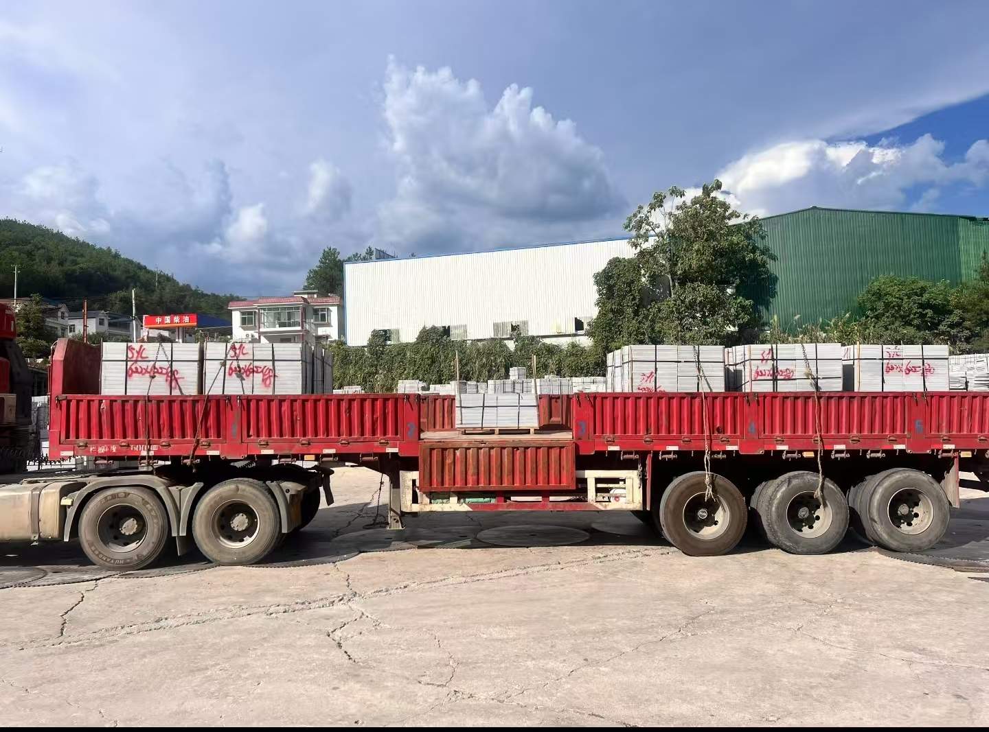 内江 芝麻灰花岗岩地铺石出货日常