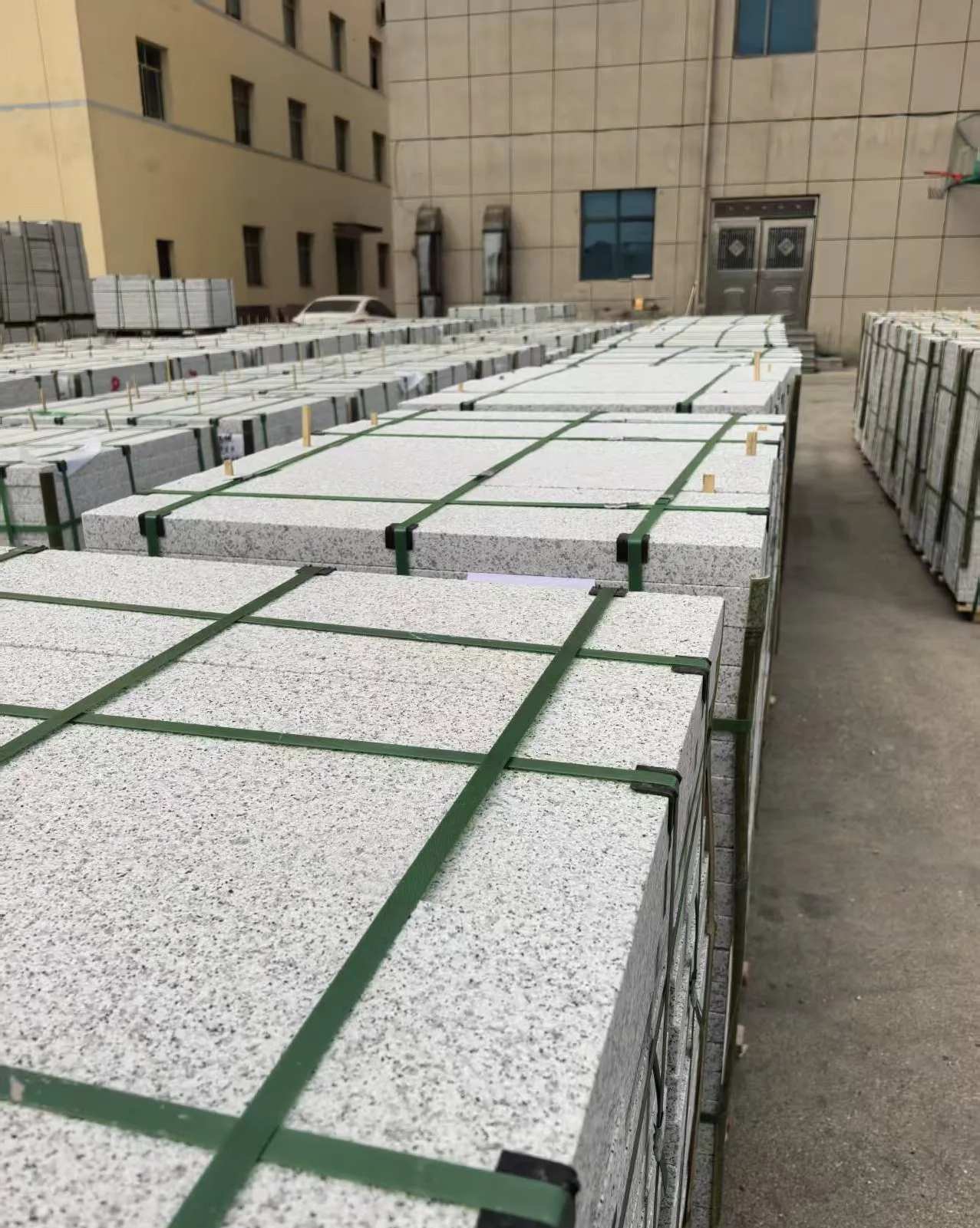 内江 白麻花岗岩5.0公分荔枝面地铺石