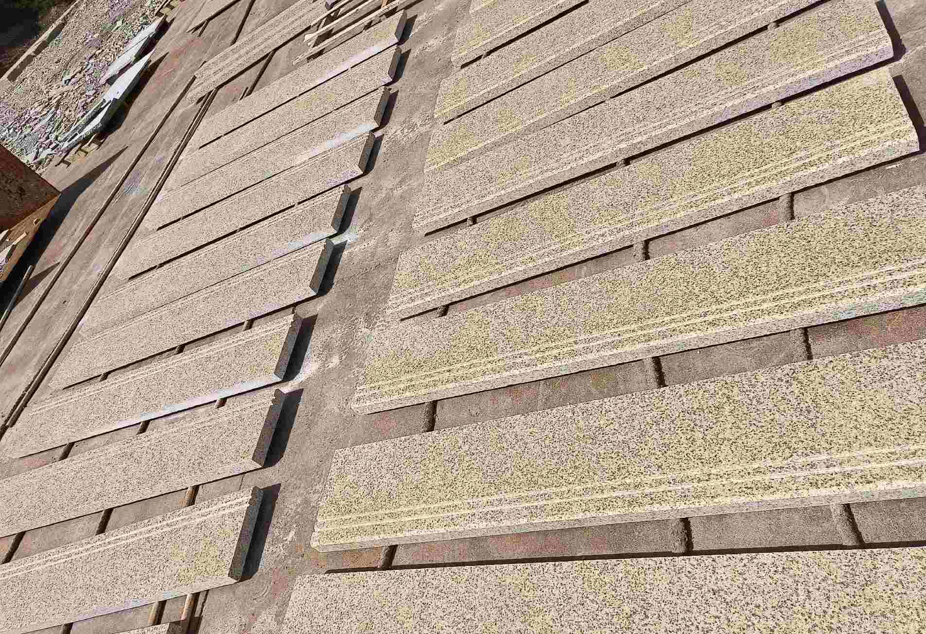 内江 黄金麻花岗岩光面楼梯踏步