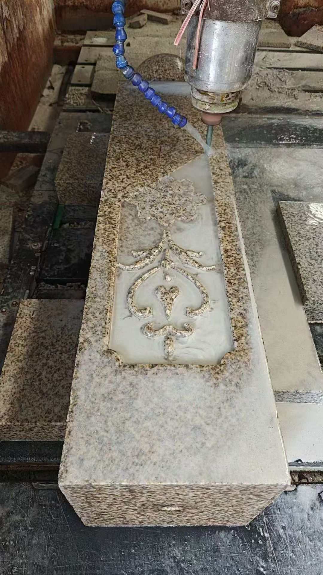 内江 黄金麻花岗岩异形加工雕刻栏杆大柱