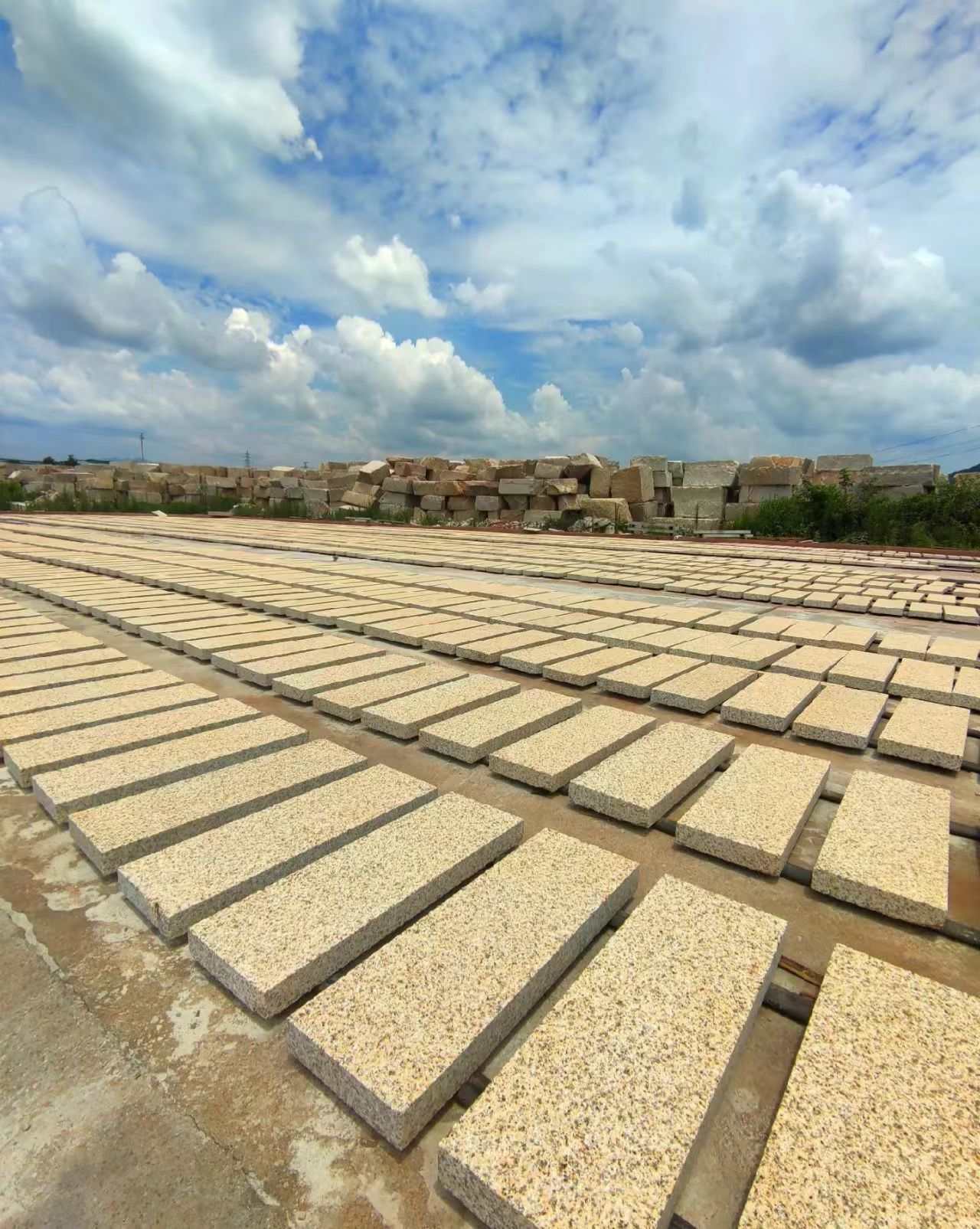 内江 黄金麻花岗岩荔枝面地铺石防护中