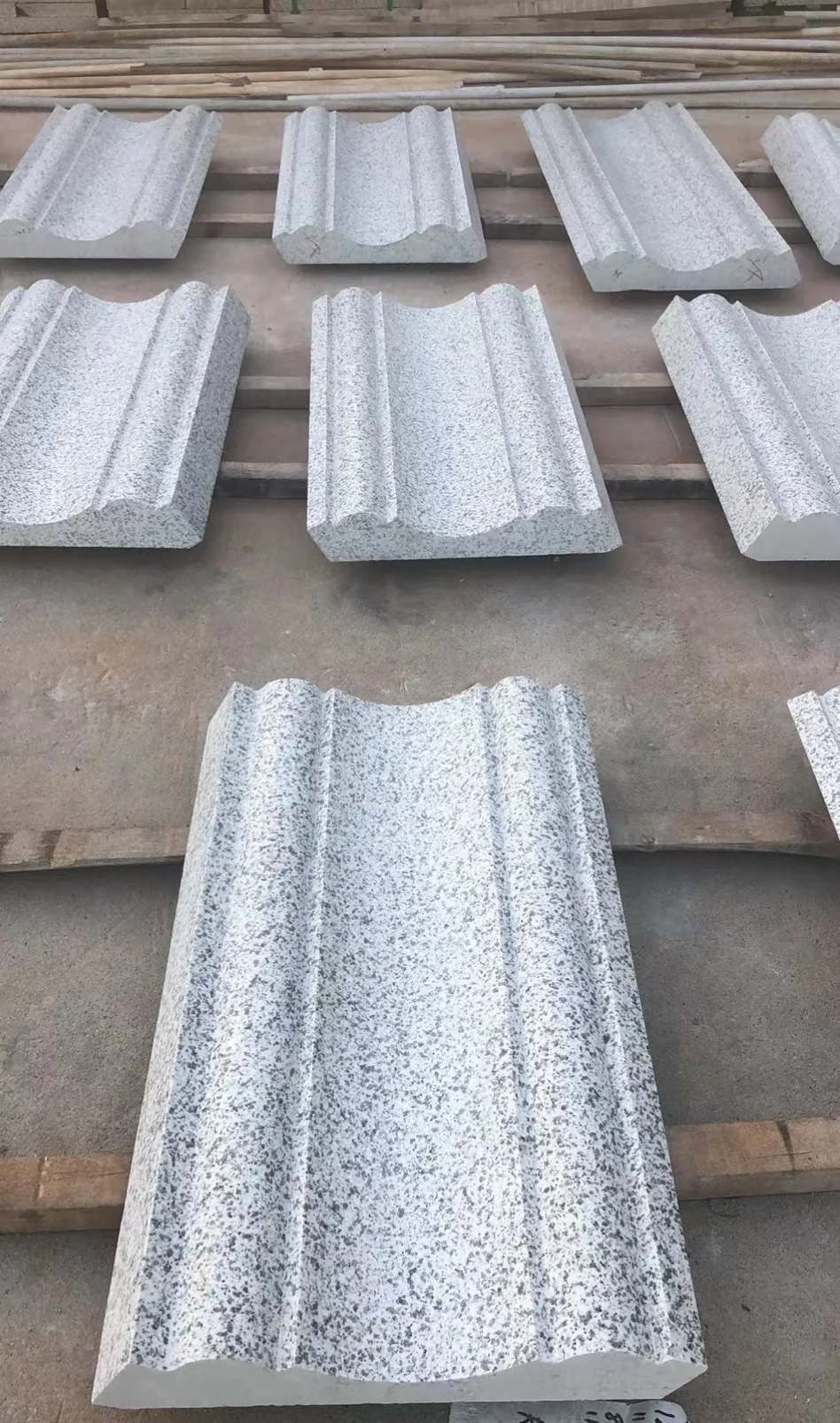 内江 白麻花岗岩光面别墅线条