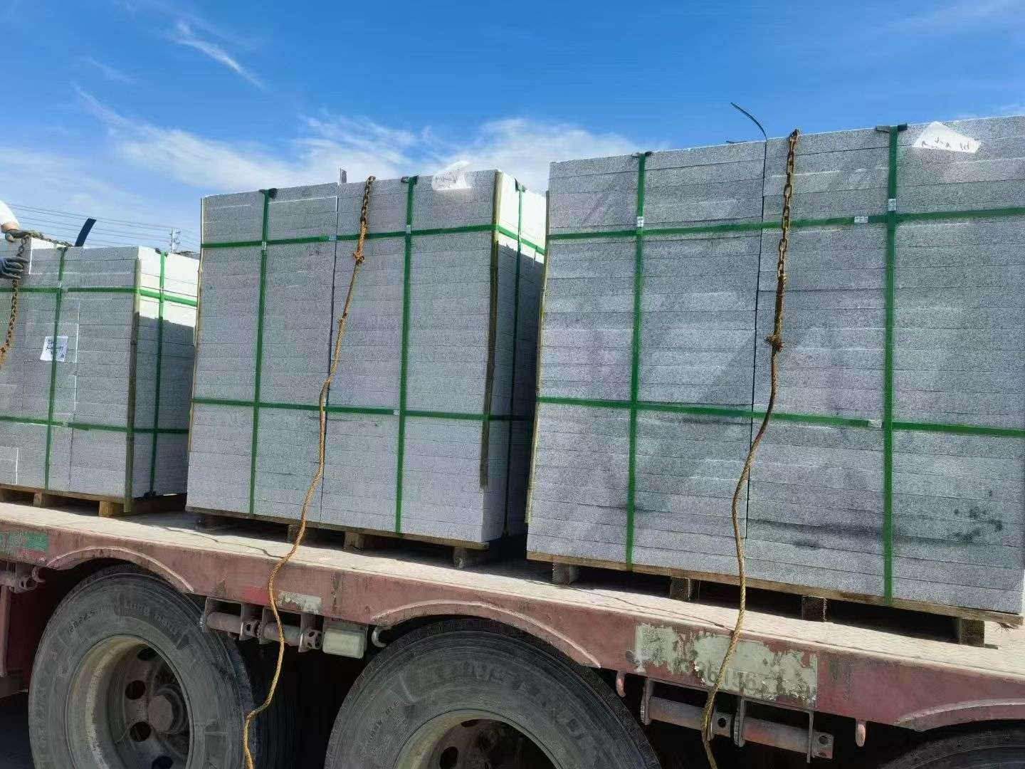 内江 芝麻白花岗岩地铺石装车日常