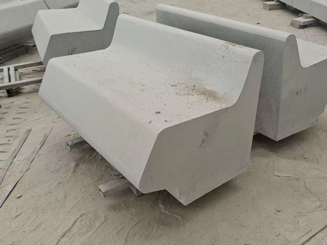 内江 芝麻白花岗岩异形坐凳，石凳