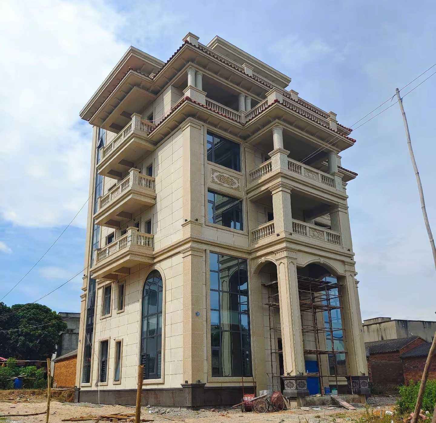 内江 黄金麻花岗岩石材别墅外墙干挂搭配（雕花栏杆花瓶柱门楼罗马柱）