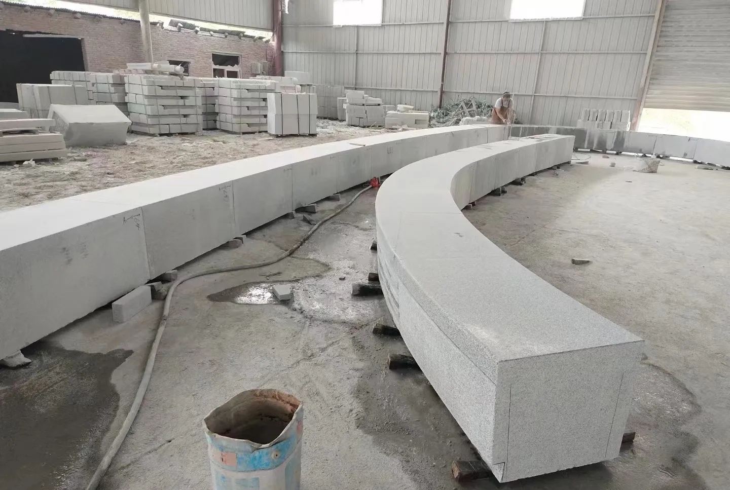 内江芝麻白花岗岩石板材 园林光面弧形坐凳