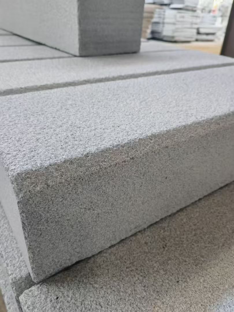 内江 芝麻灰荔枝面路沿石