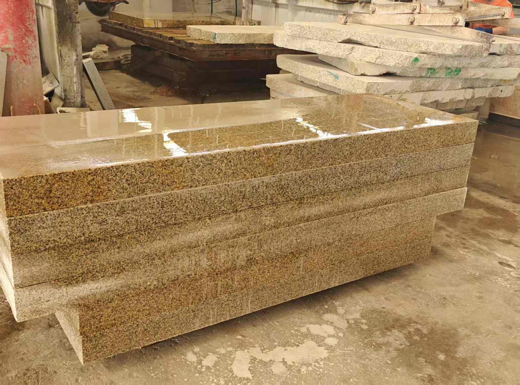 内江 黄金麻栏杆料半成品加工中